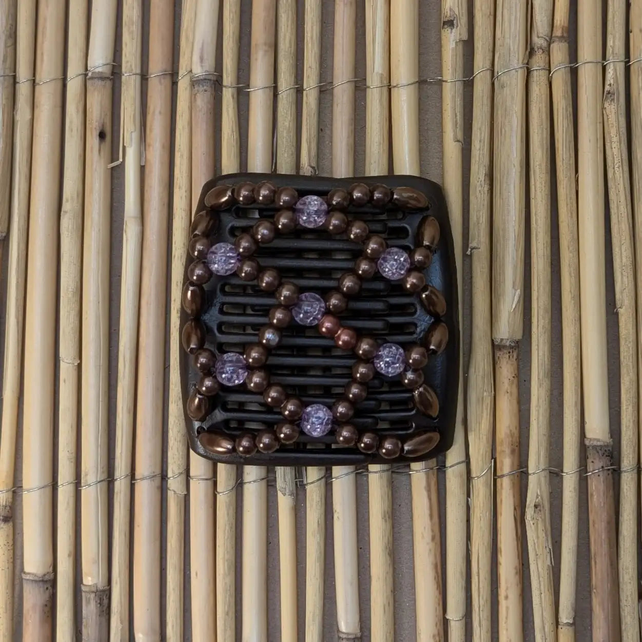 Chameleon "Ndalena" mit braun-lila Kunstperlen braun