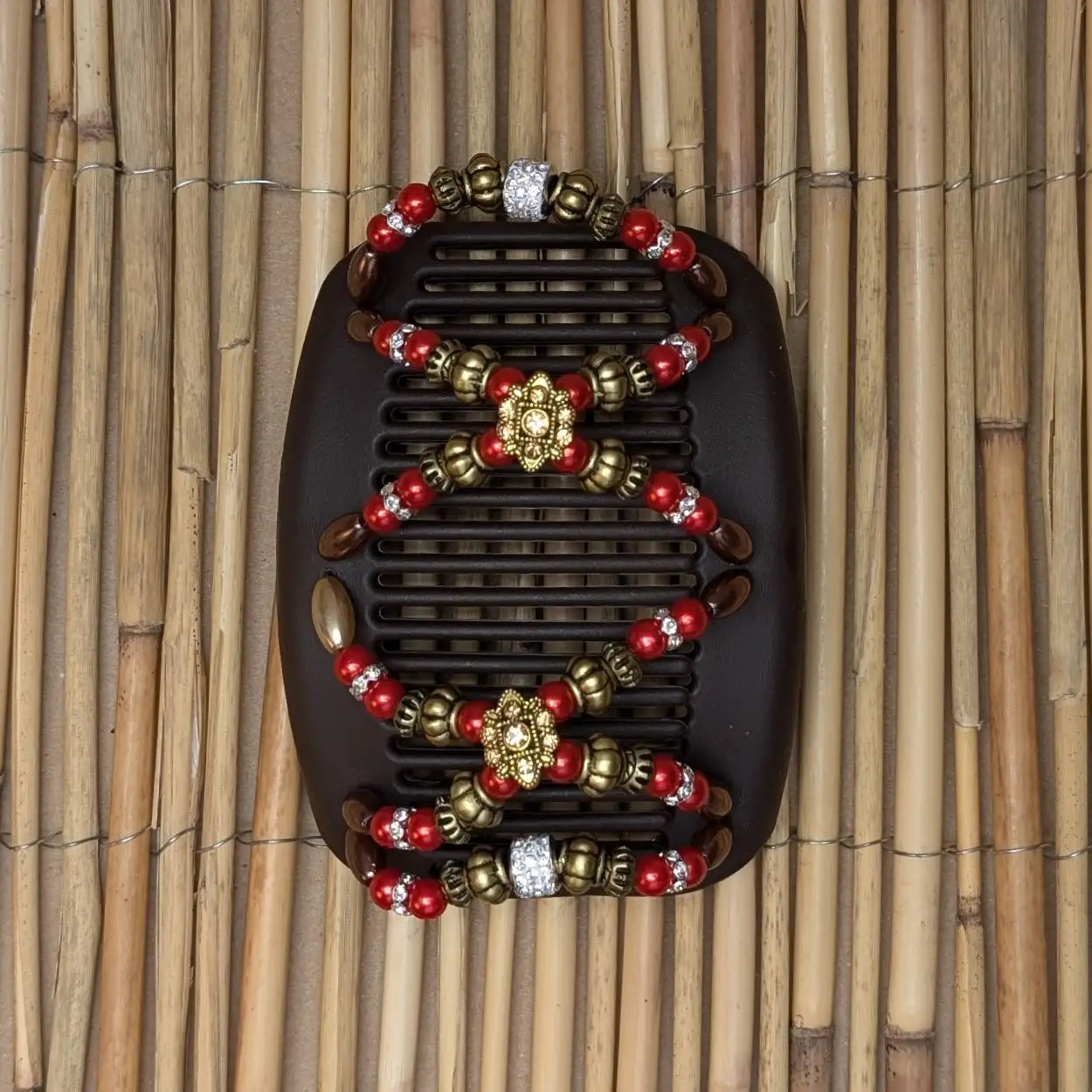 African Butterfly Deluxe "Dalena" mit rot-goldenen Kunstperlen braun