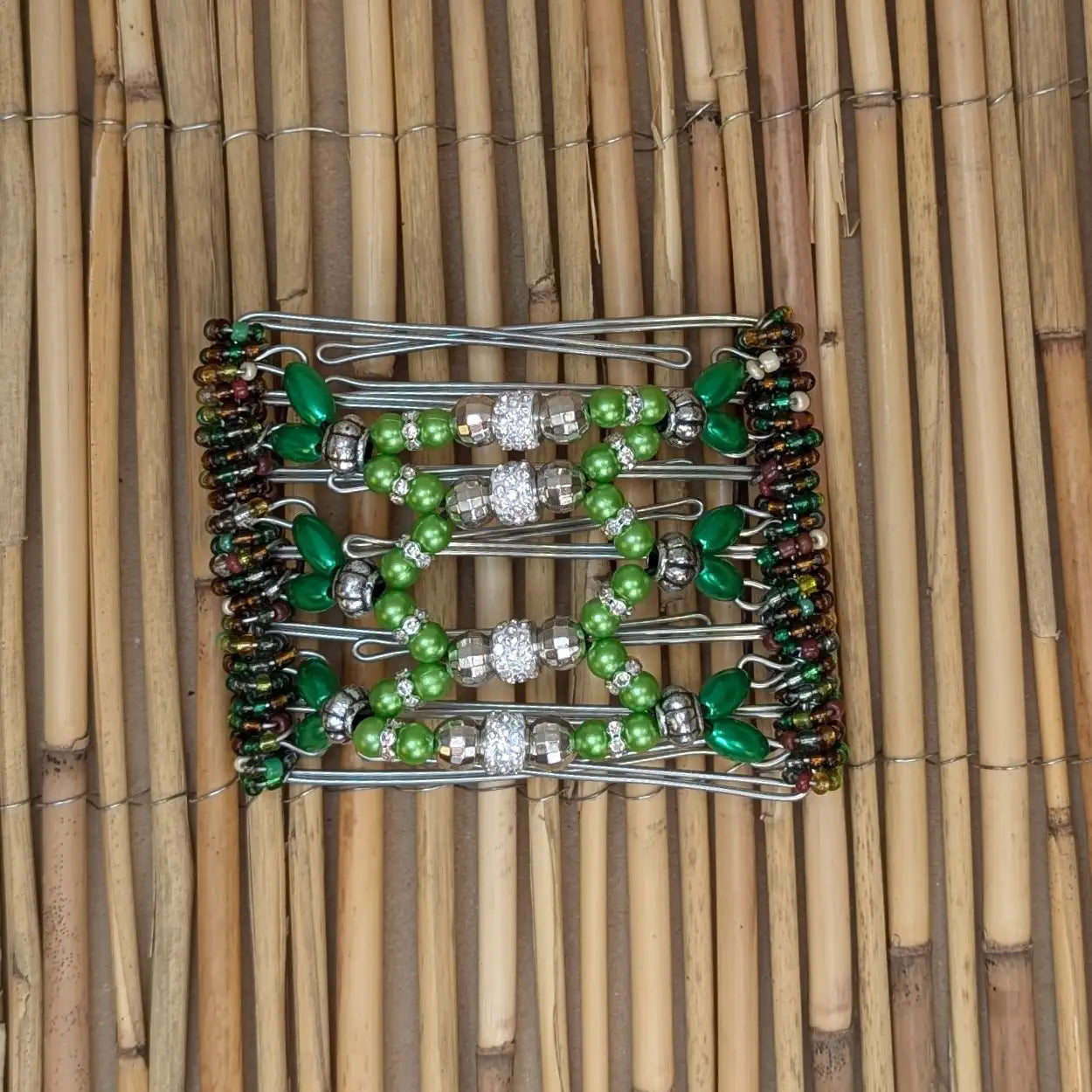 Drahtkamm Deluxe mit grünen Kunstperlen und 7 Zähnen