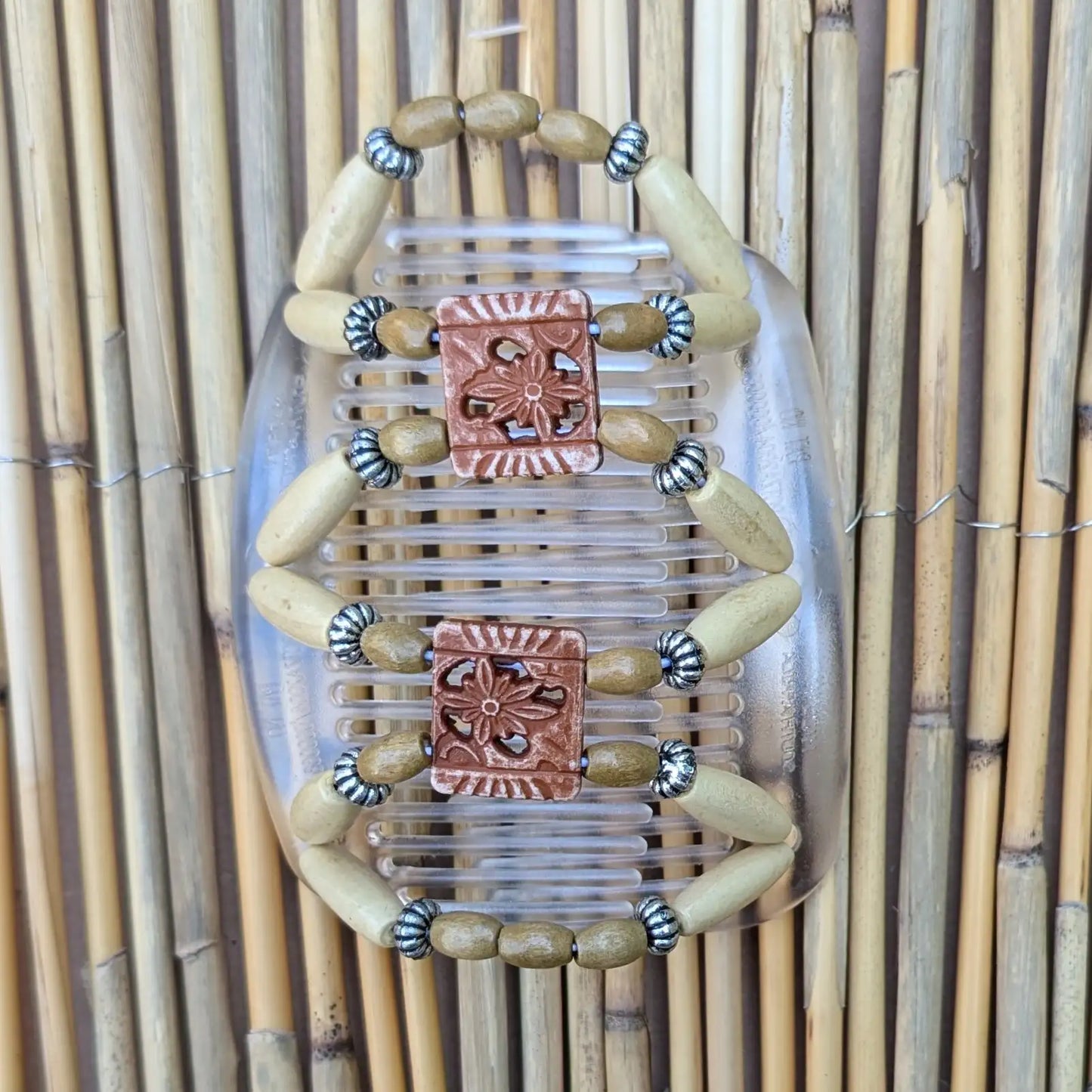 African Butterfly "Dupla" mit hellbraunen Holzperlen durchsichtig