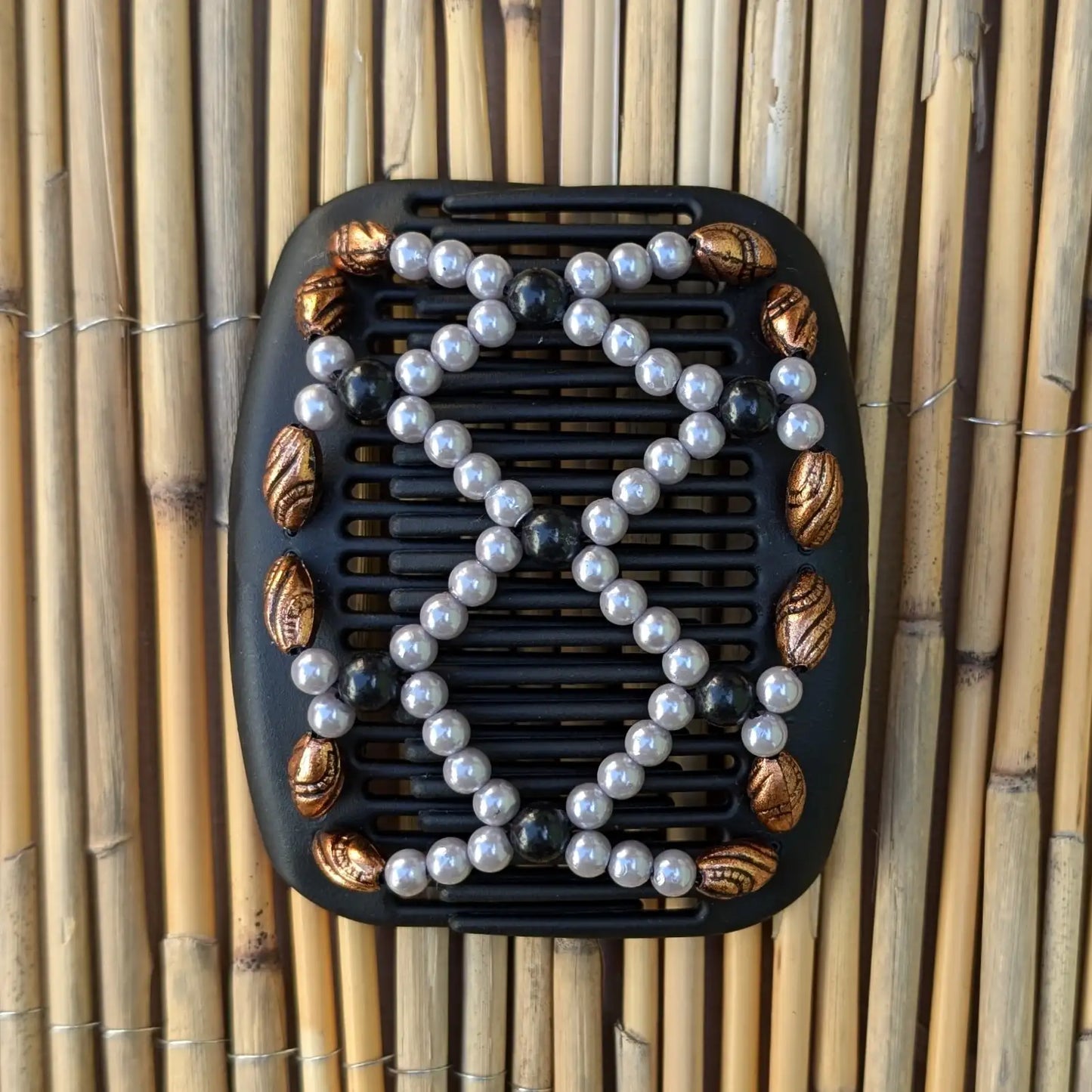 African Butterfly "Ndalena" mit bronze-grauen Kunstperlen schwarz