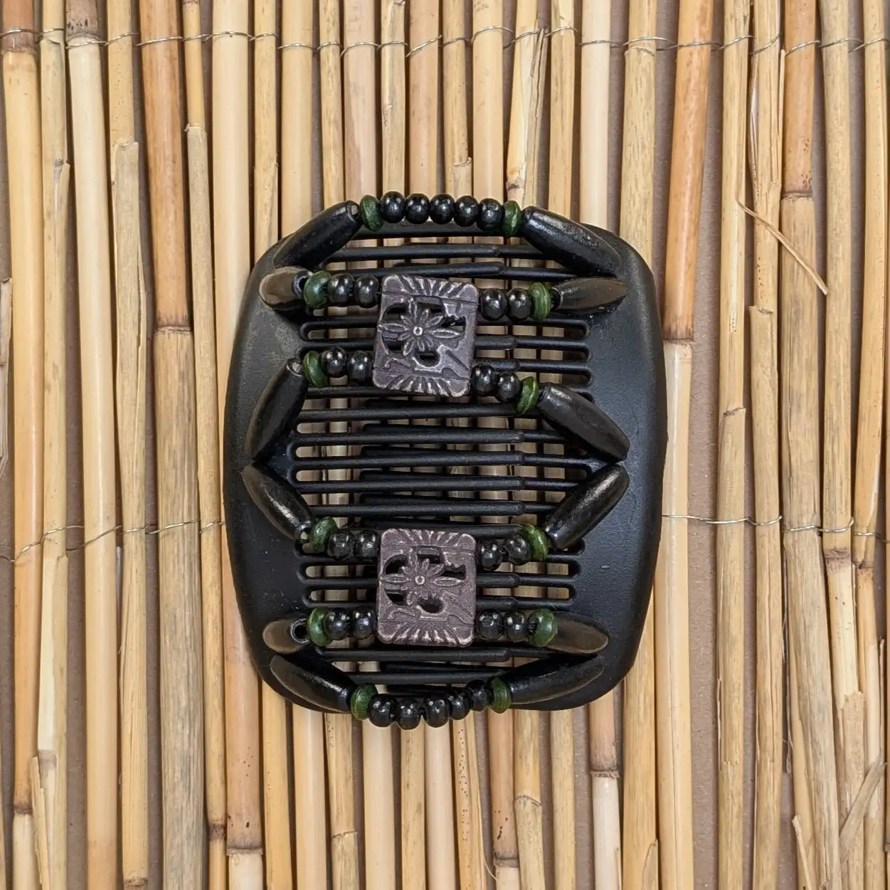 African Butterfly "Dupla" mit schwarz-grünen Holzperlen schwarz