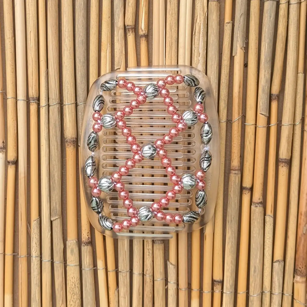 African Butterfly "Ndalena" mit silber-garnelenpink Kunstperlen durchsichtig