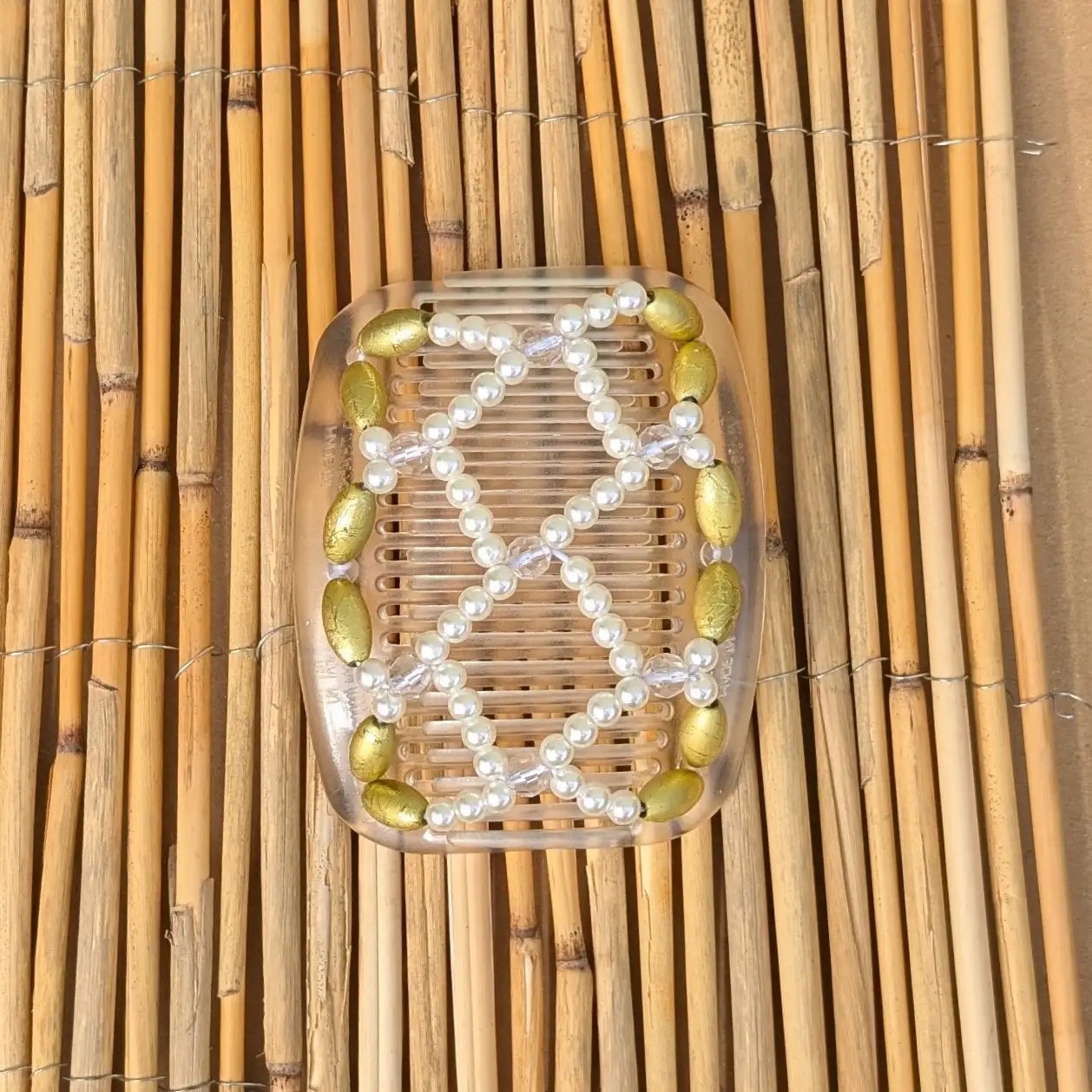 African Butterfly "Ndalena" mit gold-weißen Kunstperlen durchsichtig