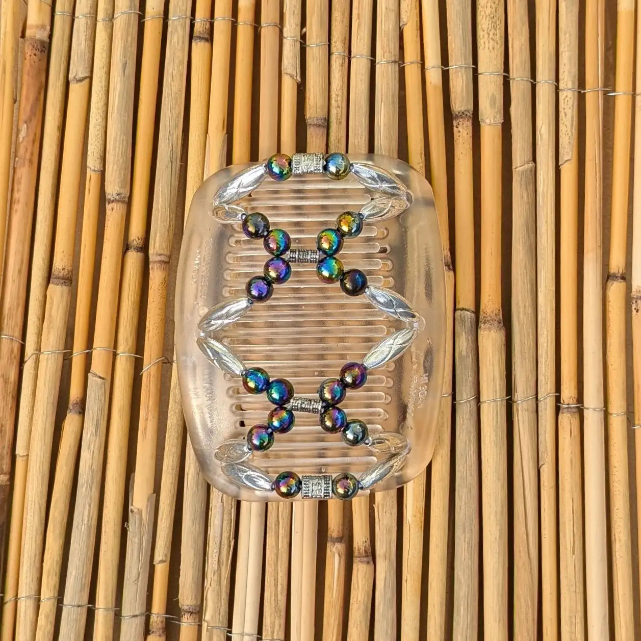 African Butterfly "Dalena" mit silbernen-regenbogen Kunstperlen durchsichtig