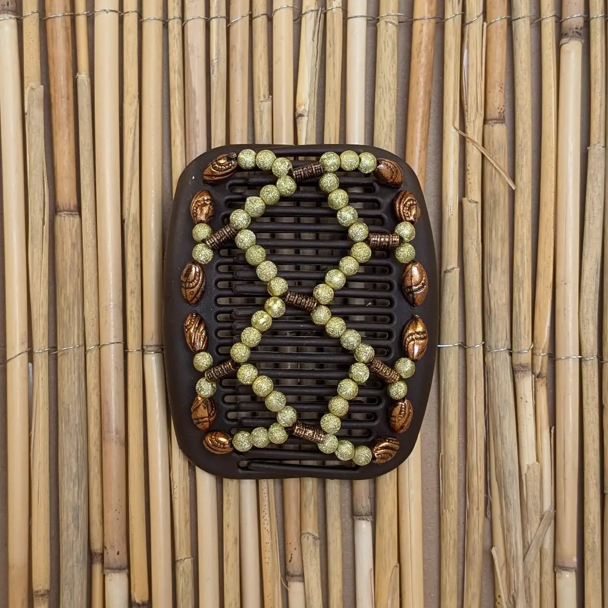 African Butterfly "Ndalena" mit bronze-goldenen Kunstperlen braun