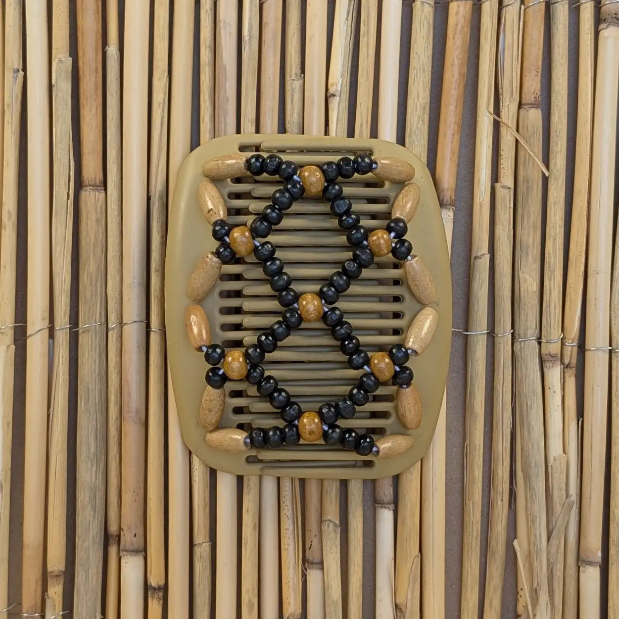 African Butterfly "Ndbele" mit schwarz-braunen Holzperlen beige