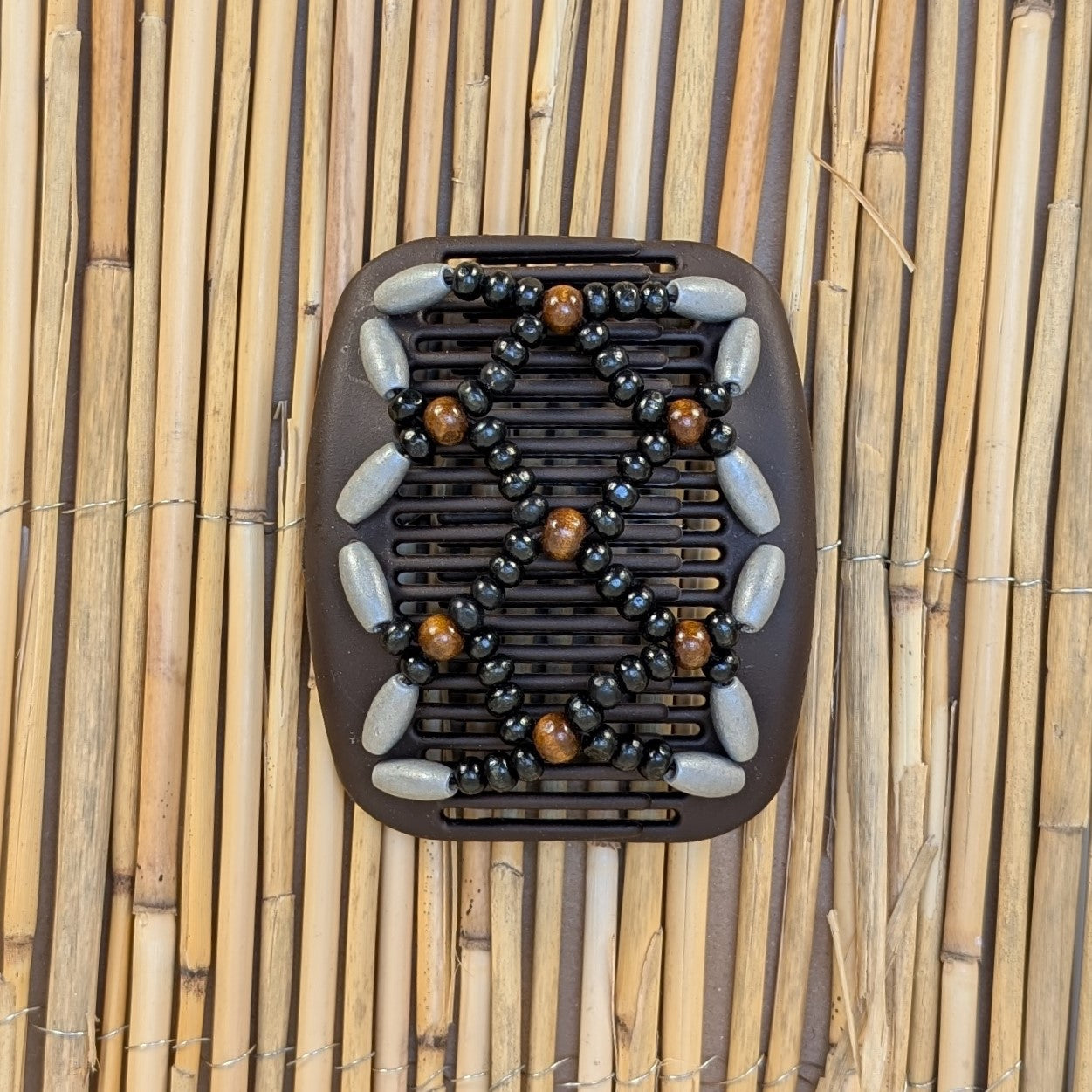 African Butterfly "Ndbele" mit silber-schwarzen Holzperlen braun