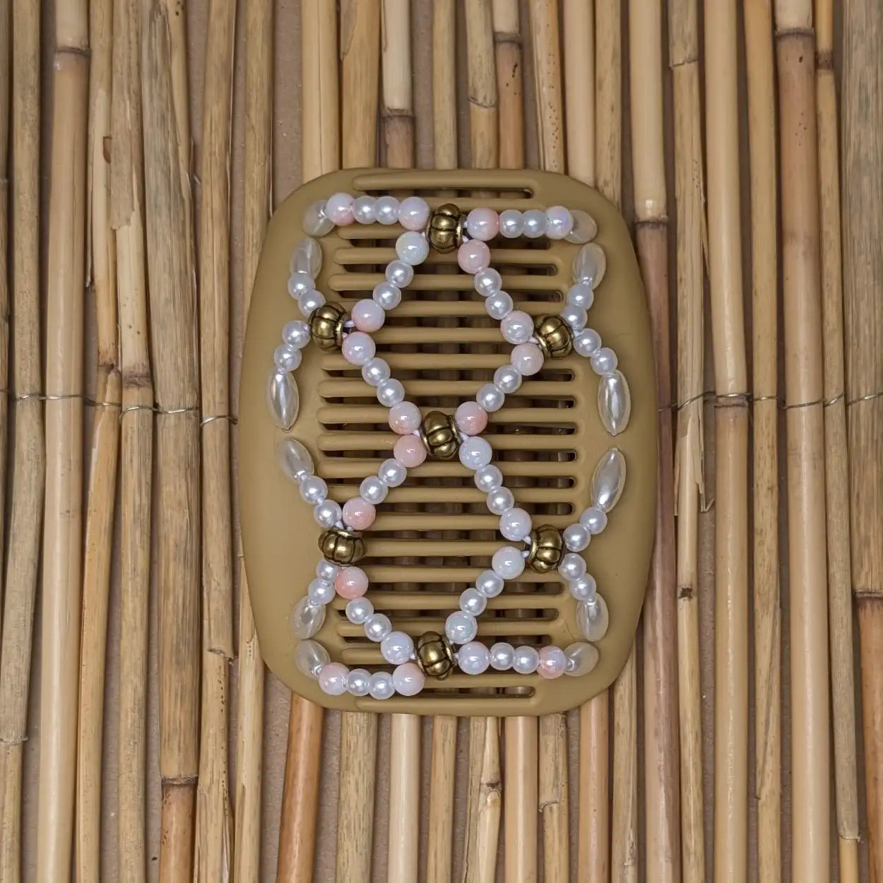 African Butterfly beiger Kamm mit weiß rosa Kunstperlen