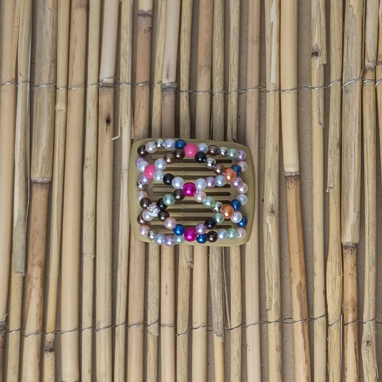 Ladybug (mini) "Ndalena" mit bunten Kunstperlen beige