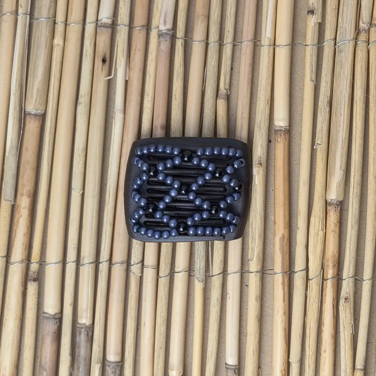 Ladybug (mini) "Ndalena" mit anthrazit Kunstperlen braun