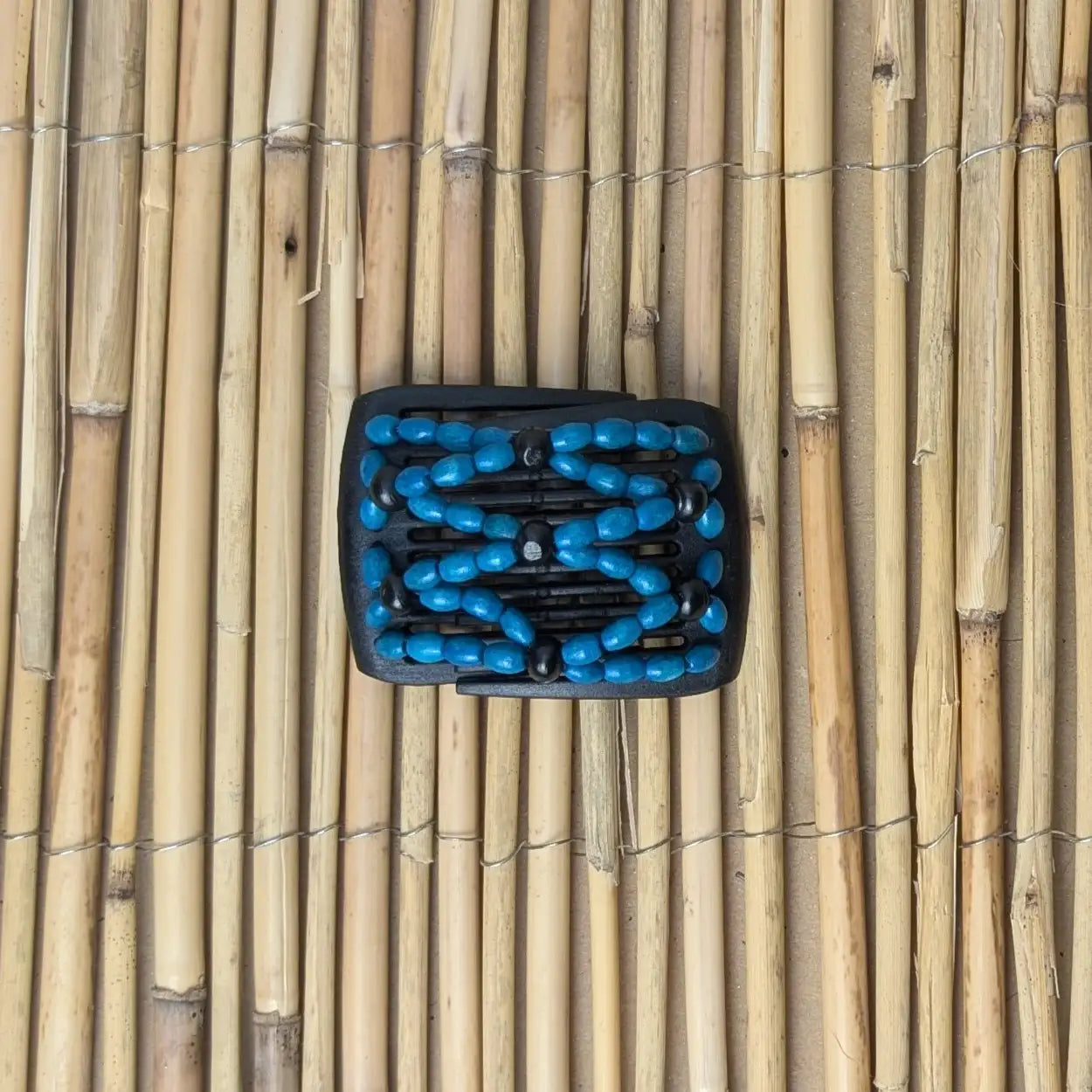 Ladybug (mini)"Ndbele" mit blau-schwarzen Holzperlen schwarz