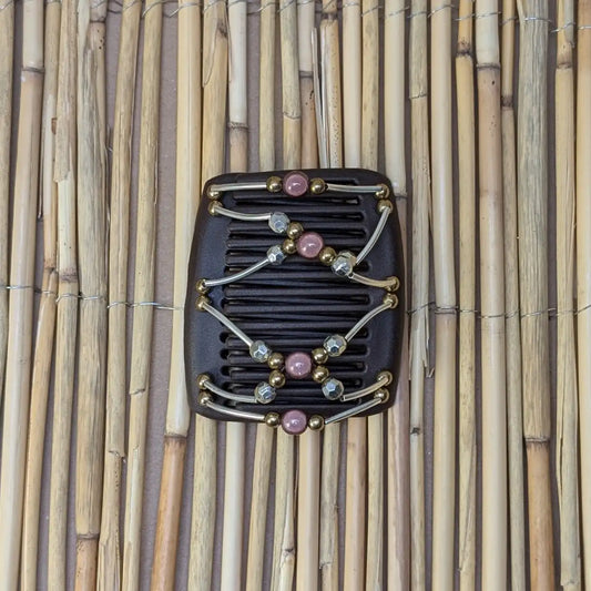 Brauner mittelgroßer African Butterfly Haarkamm mit goldenen und braunen Kunstperlen mit feinen Metallstäben - flexibler Haarschmuck für Hochsteckfrisuren.