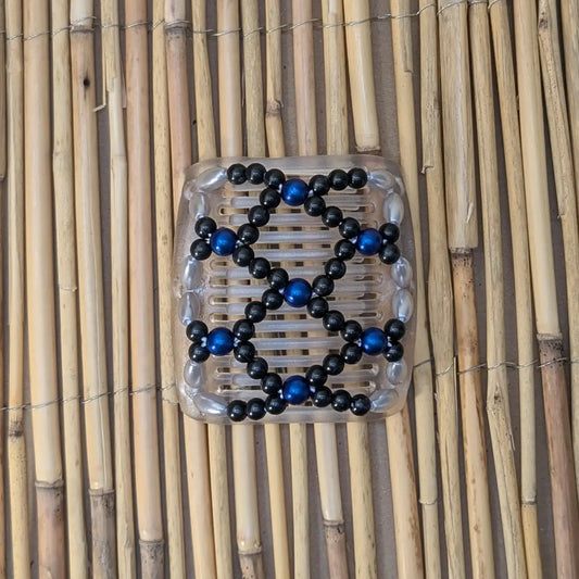 Chameleon "Ndalena" mit schwarz-blauen Kunstperlen durchsichtig