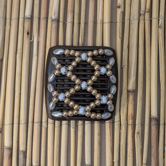 Chameleon "Ndalena" mit goldenen Kunstperlen braun