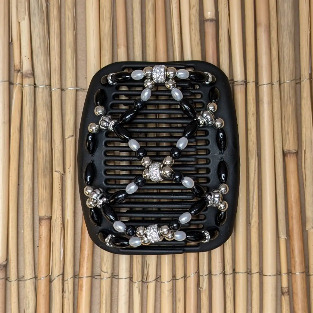 African Butterfly Deluxe "Ndalena" mit schwarz-weißen Kunstperlen