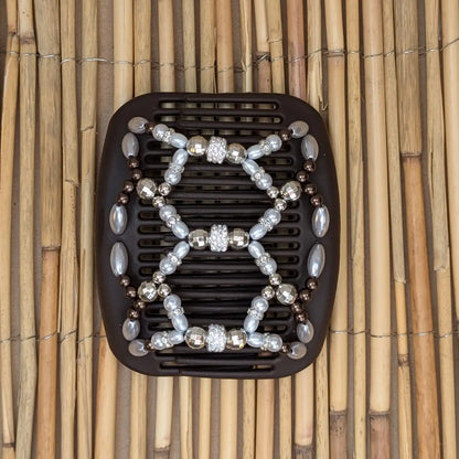 African Butterfly Deluxe "Ndalena" mit silber-weißen Kunstperlen braun