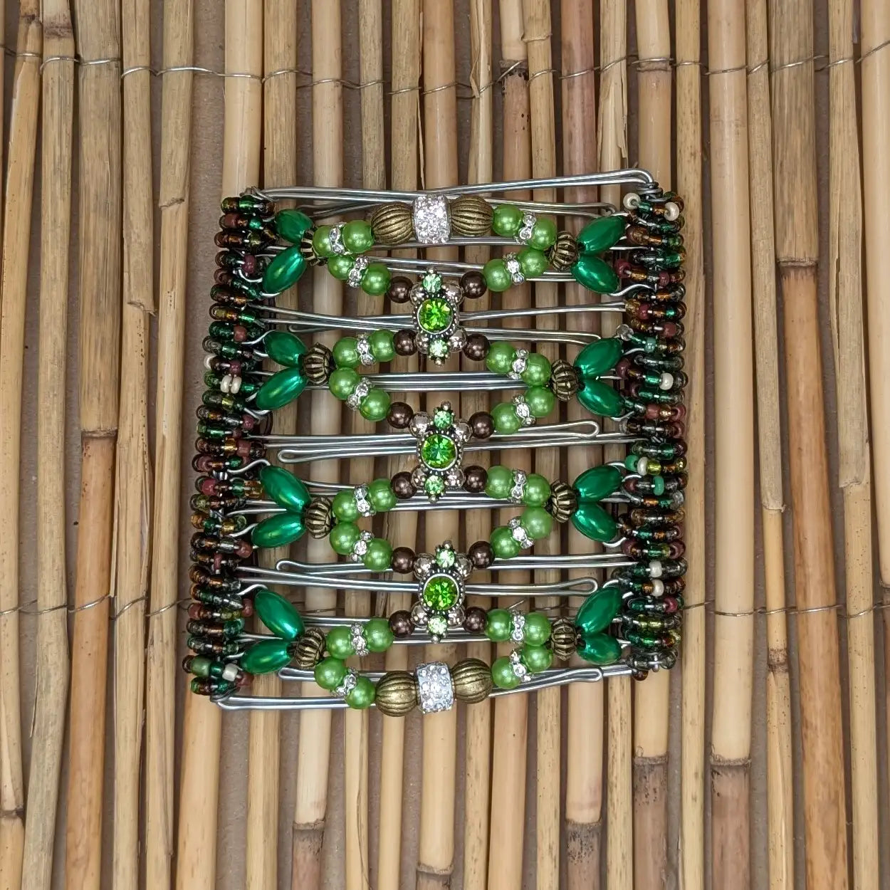 African Butterfly Drahtkamm Rhino Deluxe mit grünen Kunstperlen und 9 Zähnen 