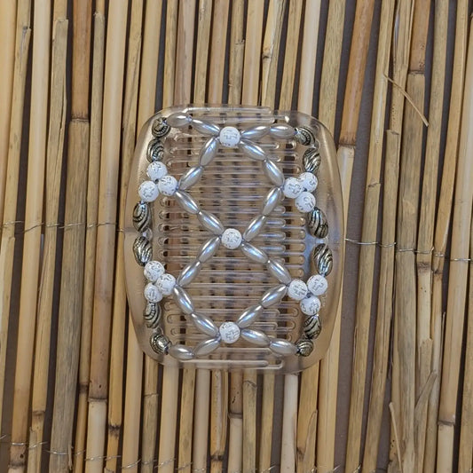African Butterfly "Ndalena" mit silber-weißen Kunstperlen durchsichtig