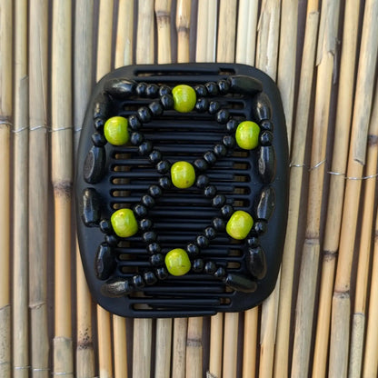 African Butterfly "Ndebele" mit schwarz-apfelgrünen Holzperlen schwarz