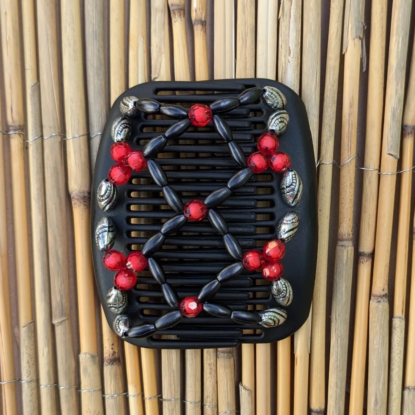 African Butterfly "Ndalena" mit rot-schwarzen Kunstperlen schwarz