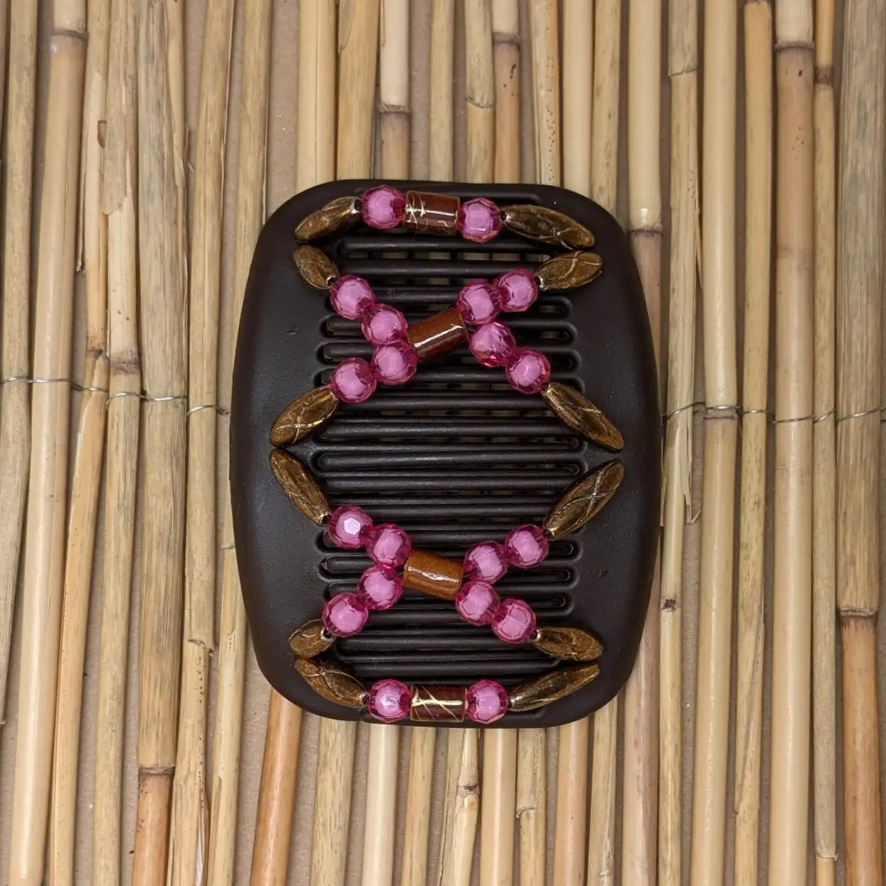 African Butterfly "Dalena" mit kupfer-pinken Kunstperlen braun