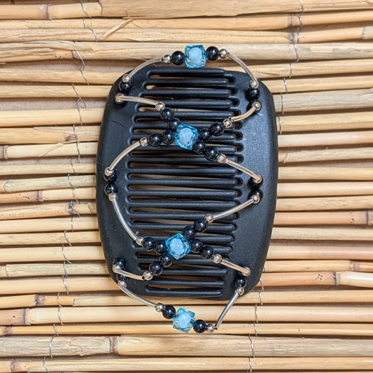 African Butterfly "Beada Tube" mit schwarz-blauen Kunstperlen schwarz