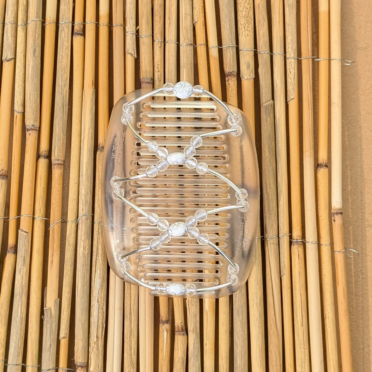 African Butterfly "Beada Tube" mit klaren Kunstperlen durchsichtig