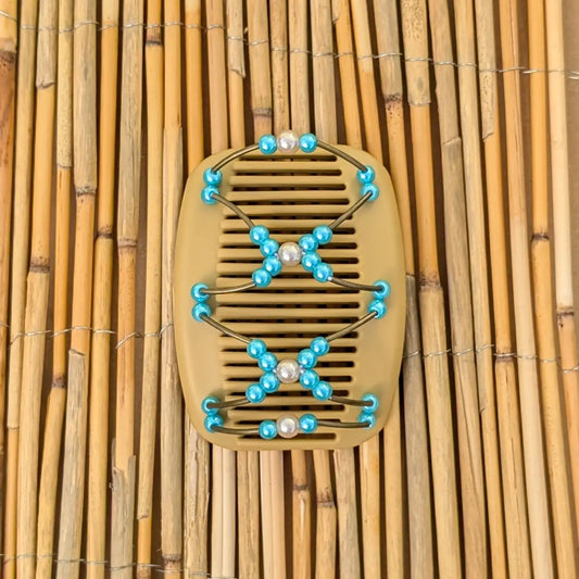 Beiger African Butterfly Haarkamm mit türkis und pfirsichfarbene Kunstperlen mit feinen Metallstäben - flexibler Haarschmuck für Hochsteckfrisuren.