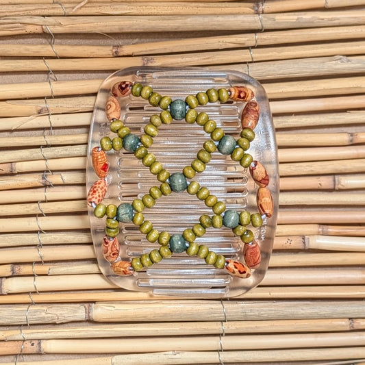 African Butterfly "Ndbele" mit rötlich-grünen Holzperlen durchsichtig