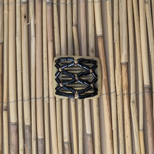 Ladybug (mini) "Ndbele" mit schwarz-braunen Holzperlen beige