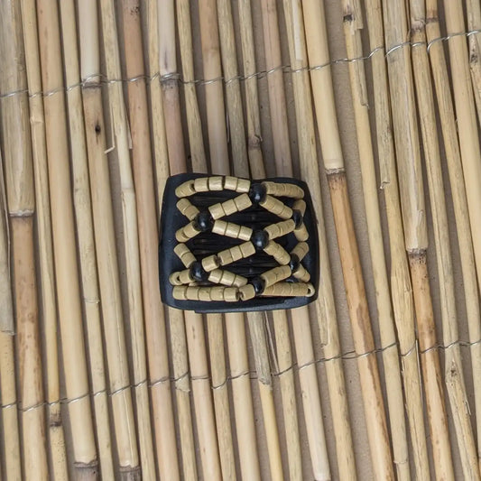 Ladybug (mini) "Ndbele" mit hell-schwazen Holzperlen schwarz