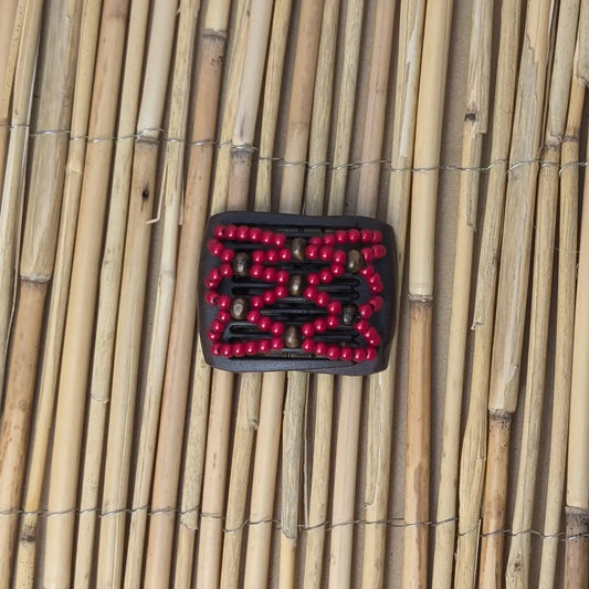 Ladybug (mini) "Ndalena" mit rot-braunen Perlen braun