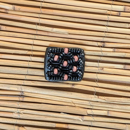 Ladybug (mini) "Ndbele" mit schwarz-rosa Holzperlen schwarz