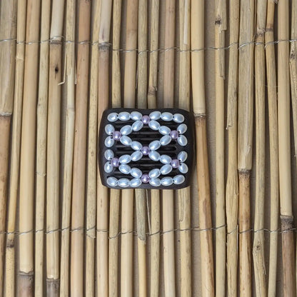 Ladybug (mini) "Ndbele" mit weiß-rosa Kunstperlen braun