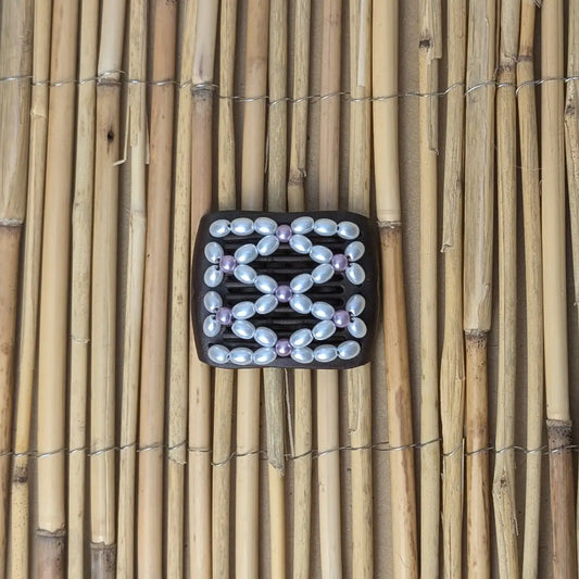 Ladybug (mini) "Ndbele" mit weiß-rosa Kunstperlen braun