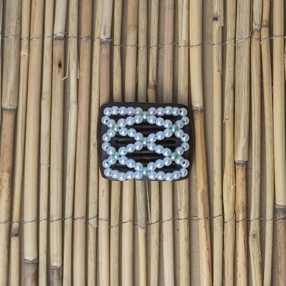 Ladybug (mini) "Ndalena" mit weiß-grünen Kunstperlen braun