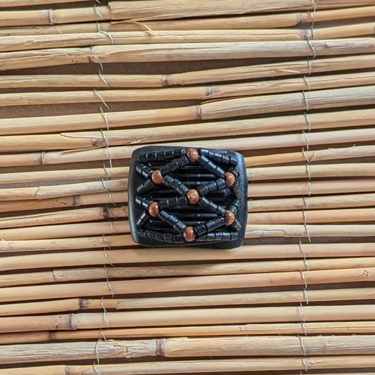 Ladybug (mini) "Ndbele" mit schwarz-braunen Holzperlen schwarz