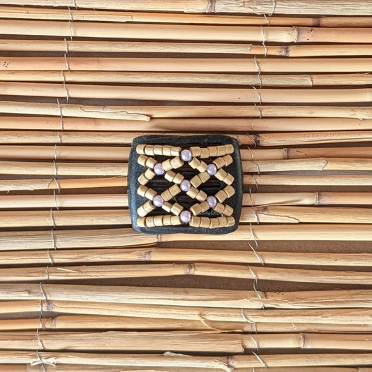 Ladybug (mini)  "Ndbele" mit hellen-rosa Perlen schwarz