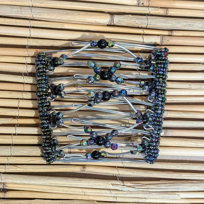 Rhino "Ndalena" groß mit regenbogen-schwarzen Kunstperlen